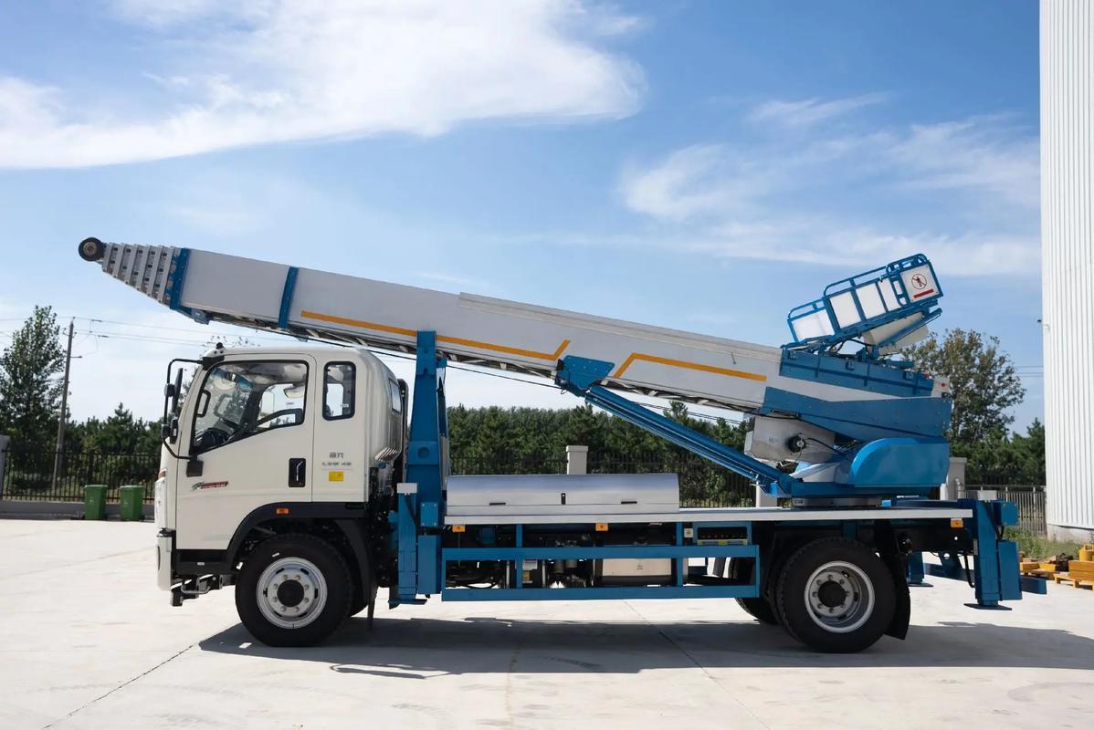 宜宾云梯上料车租赁费用